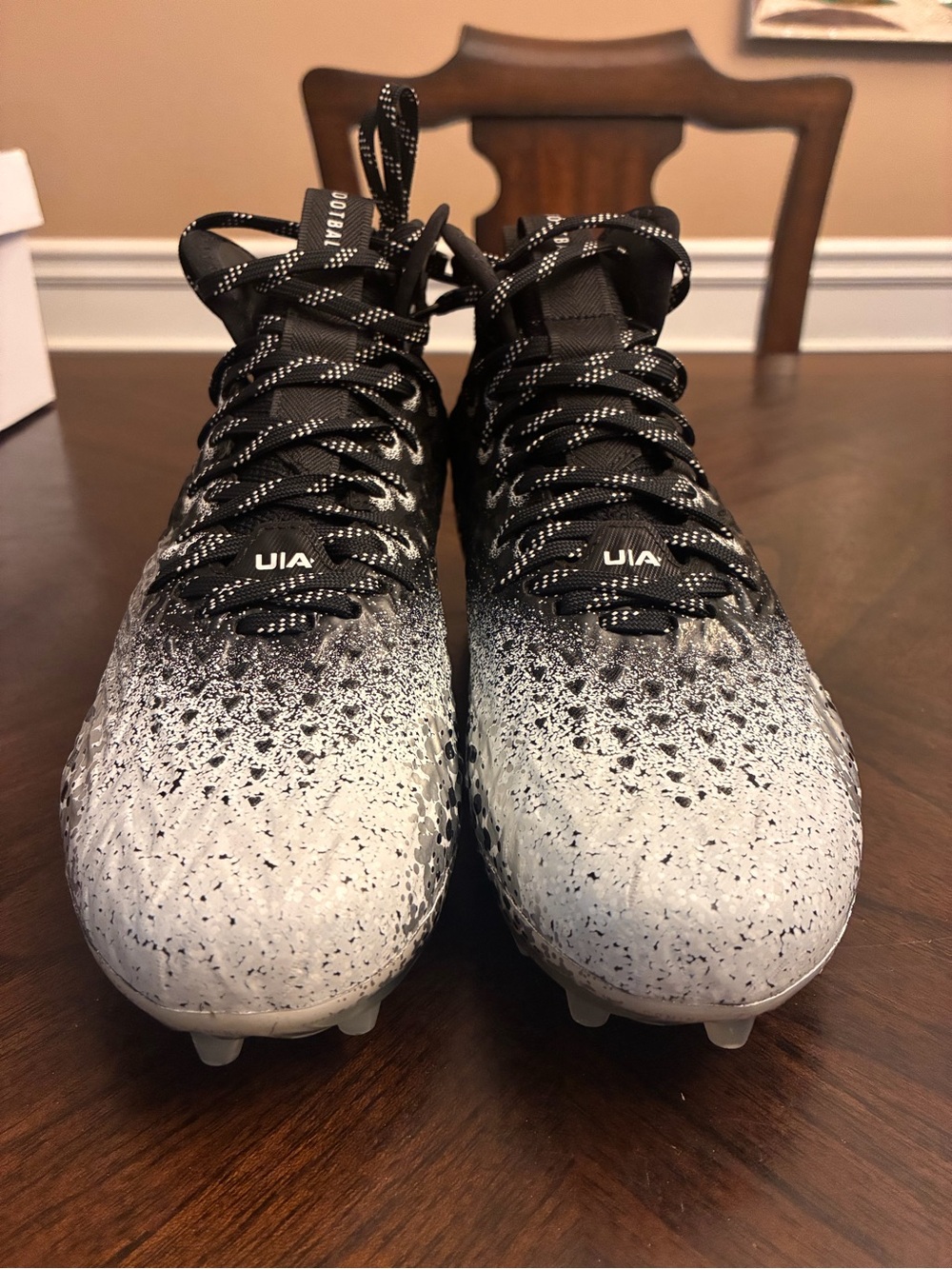 Under Armour Spotlight Clone MC Football Cleats Black Womens Size 9 New
